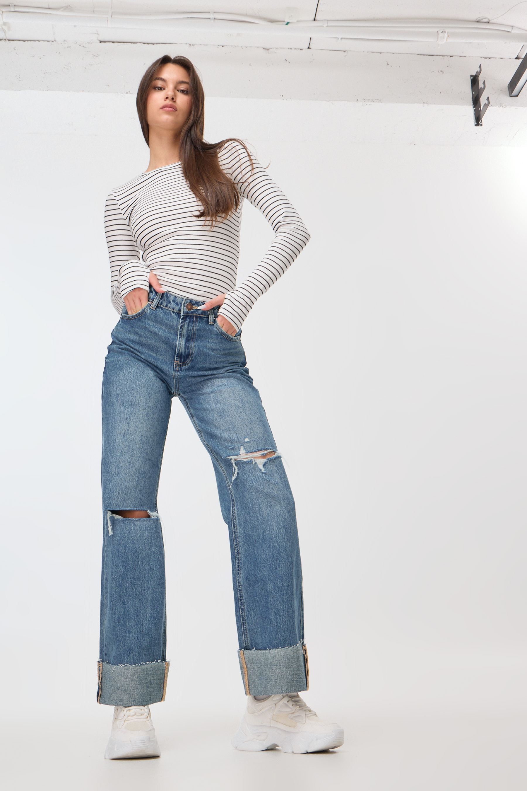 ג'ינס רגל רחבה