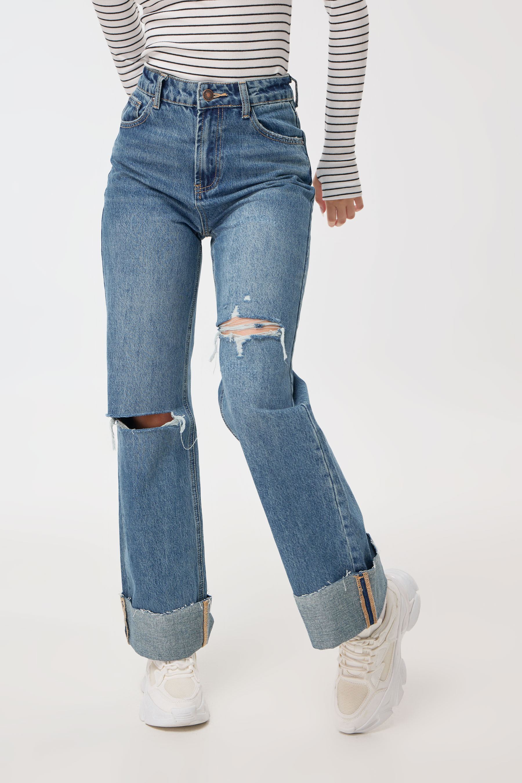 ג'ינס רגל רחבה